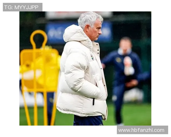 足球明星背后的奋斗与荣耀：从草根到巅峰的传奇旅程